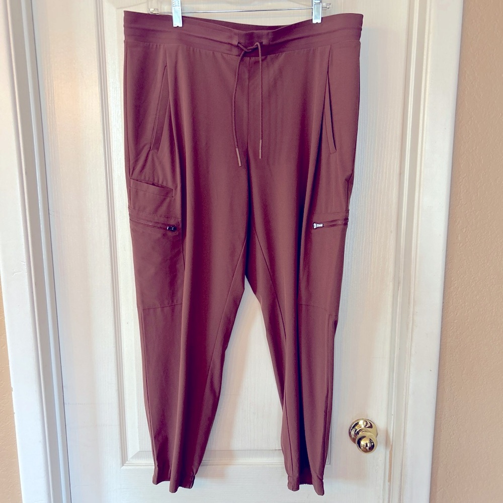 Athleta Venture Pant size 14 Heathered Rose Cargo light weight